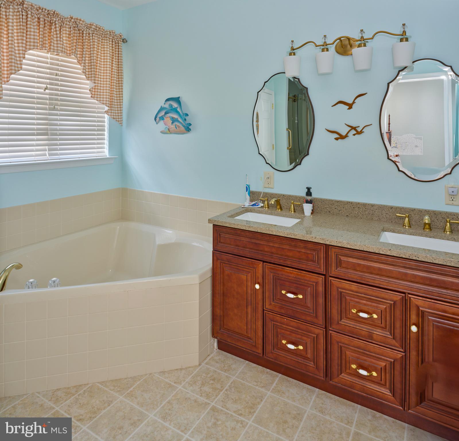 1311 CREEKSIDE LANE