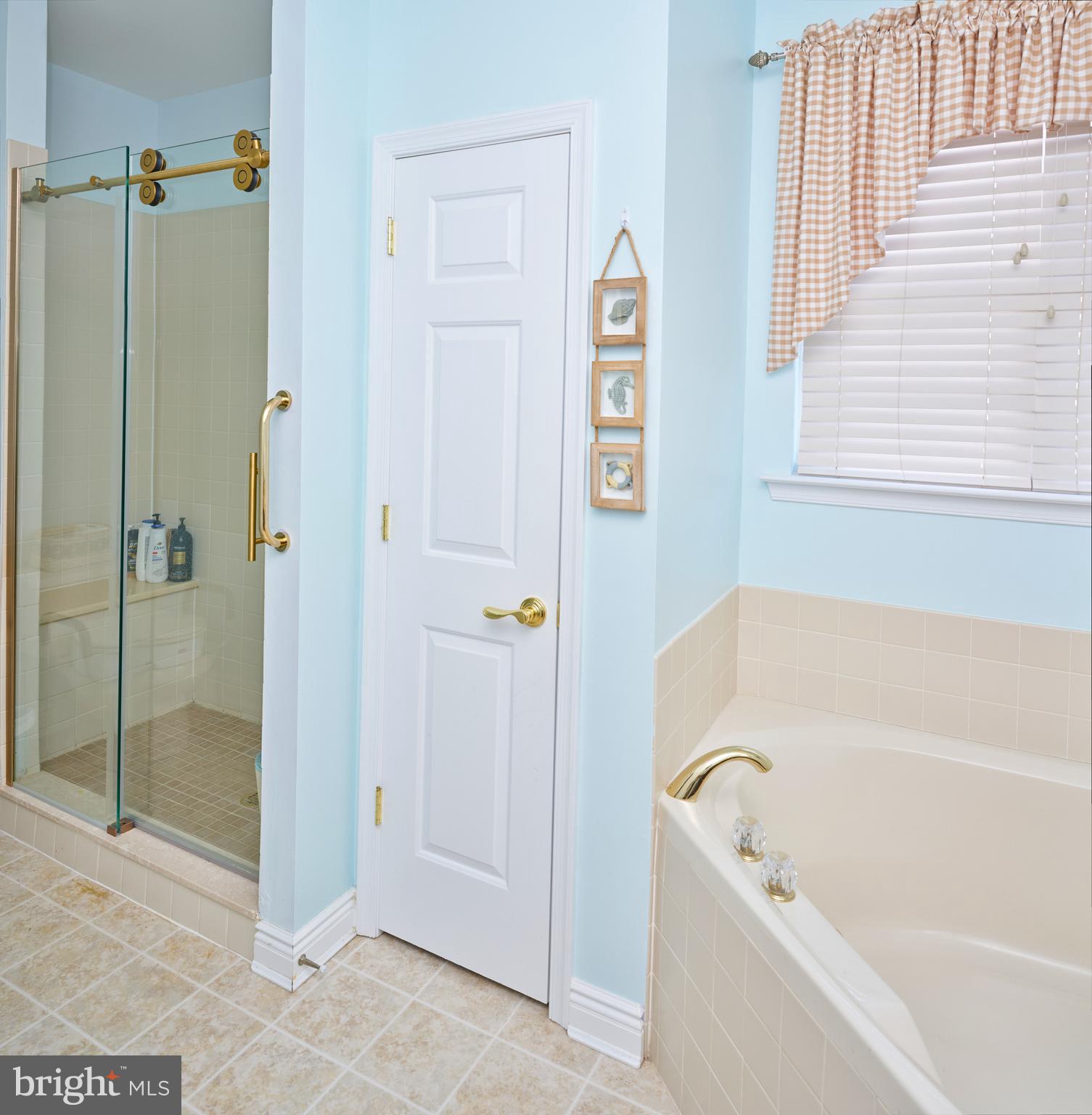 1311 CREEKSIDE LANE