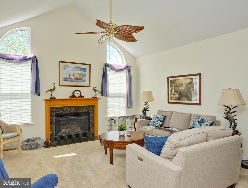 1311 CREEKSIDE LANE