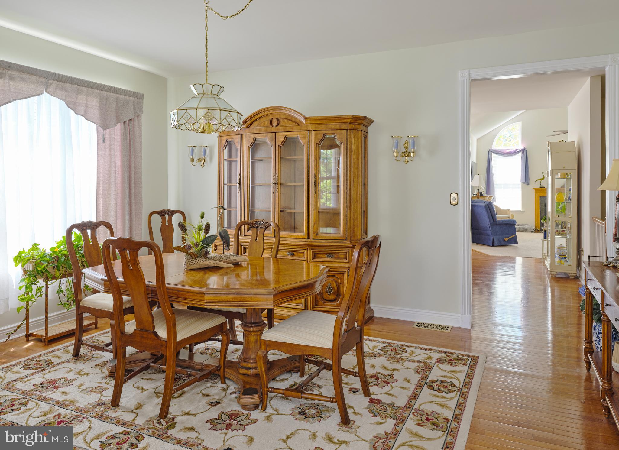 1311 CREEKSIDE LANE
