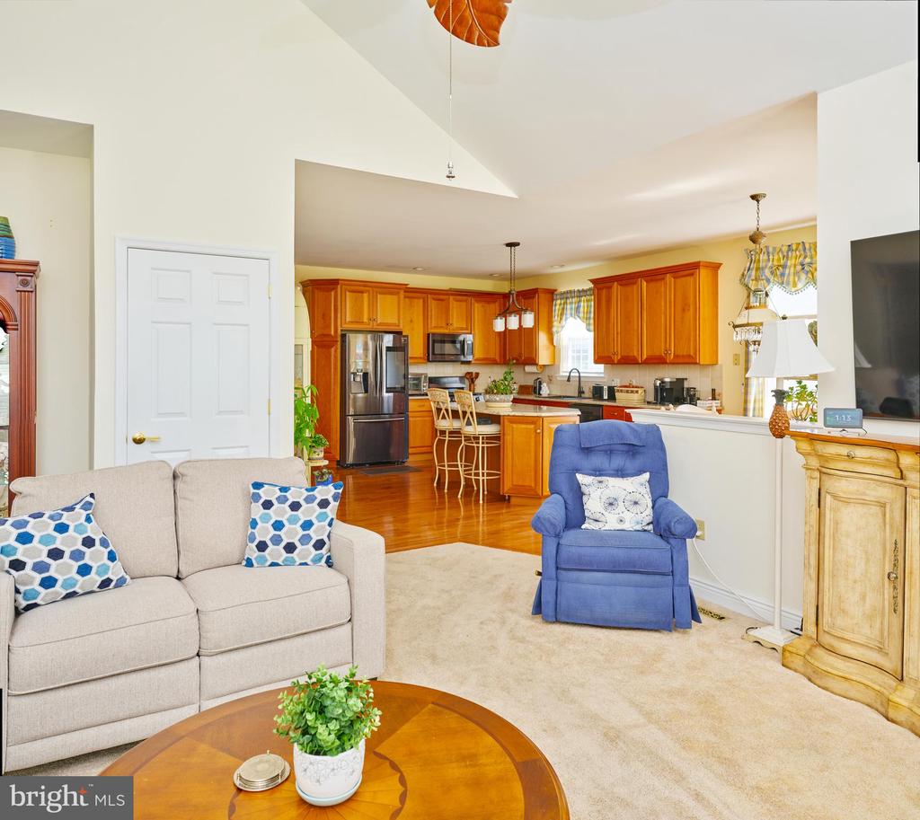 1311 CREEKSIDE LANE