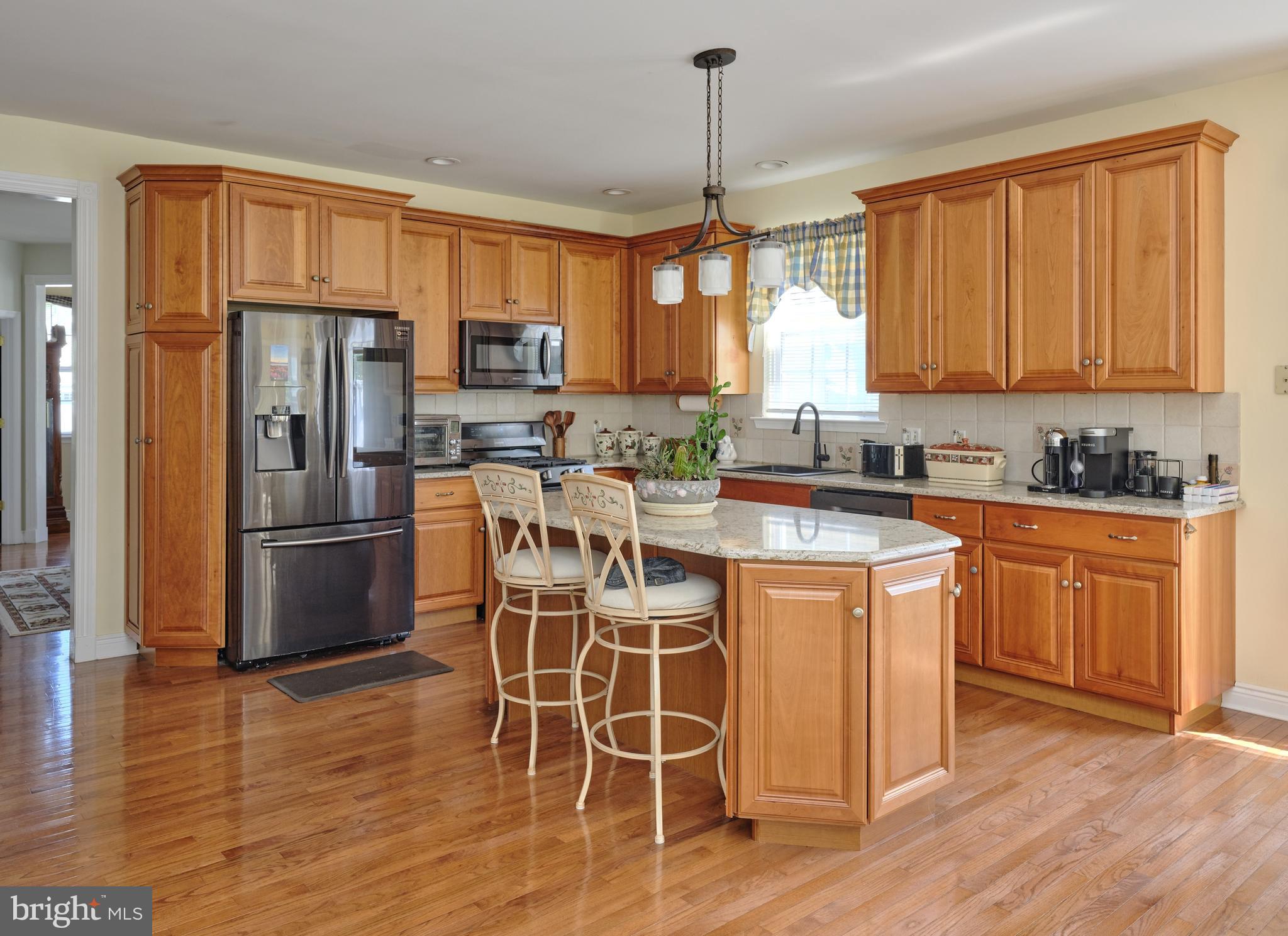 1311 CREEKSIDE LANE