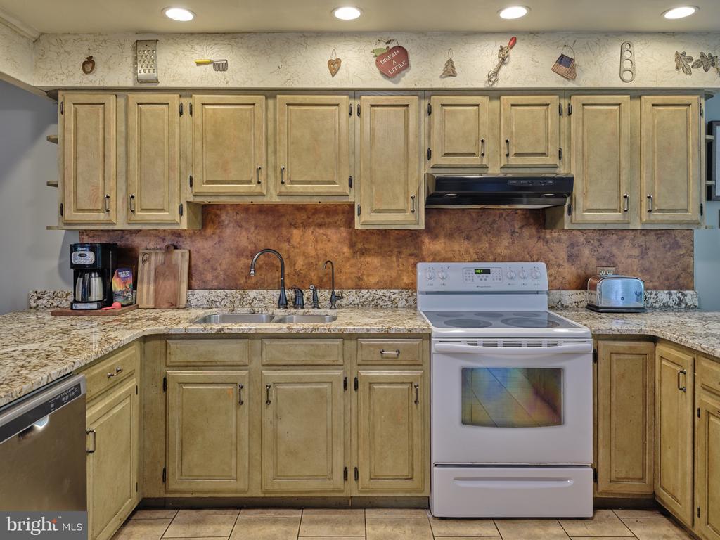 2795 HILL ROAD