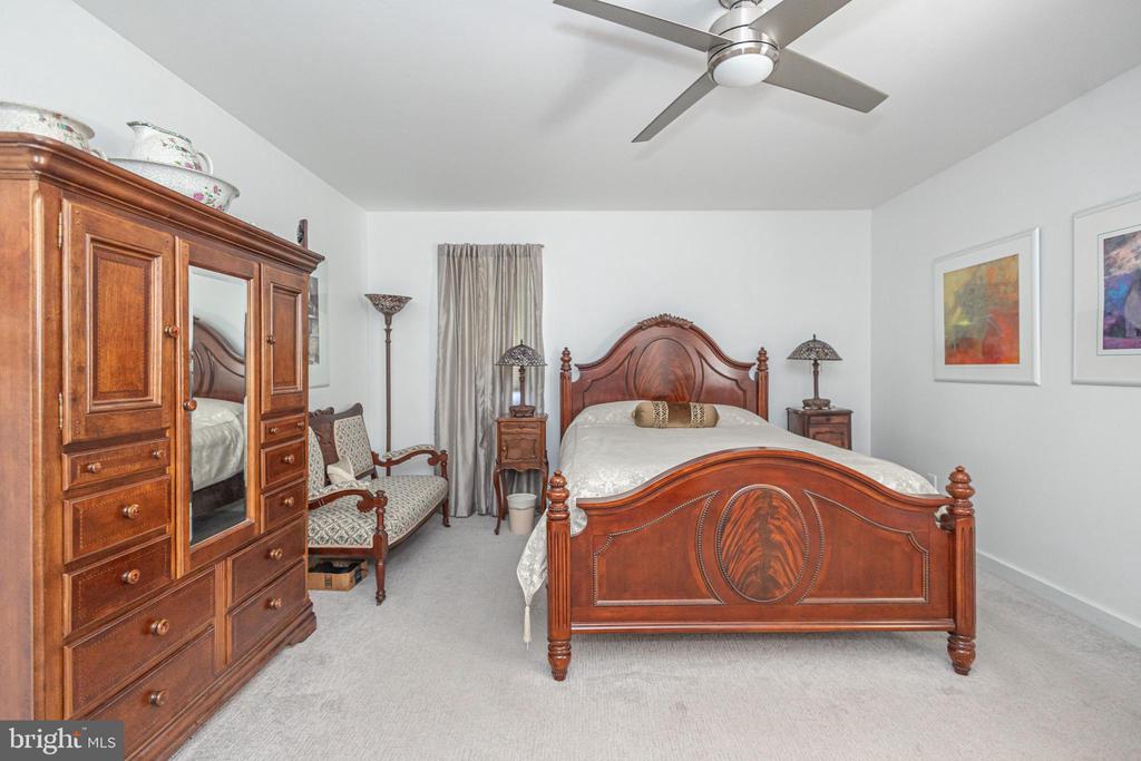 2880 SNAKE HILL ROAD