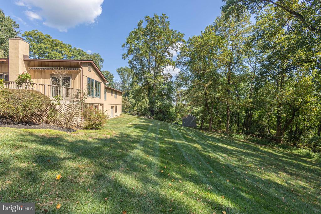 2880 SNAKE HILL ROAD