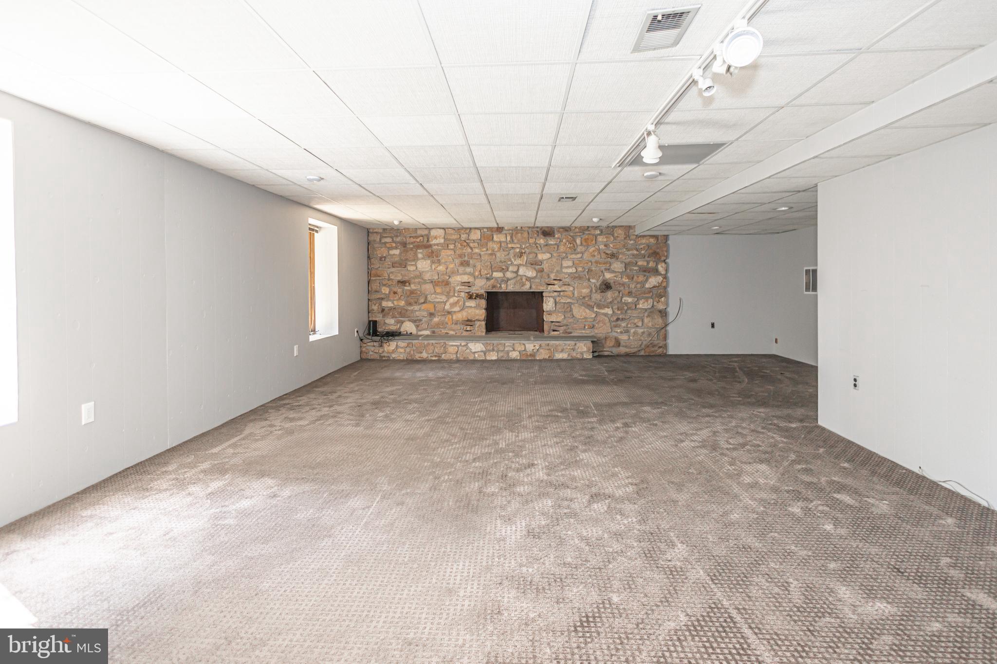 2880 SNAKE HILL ROAD
