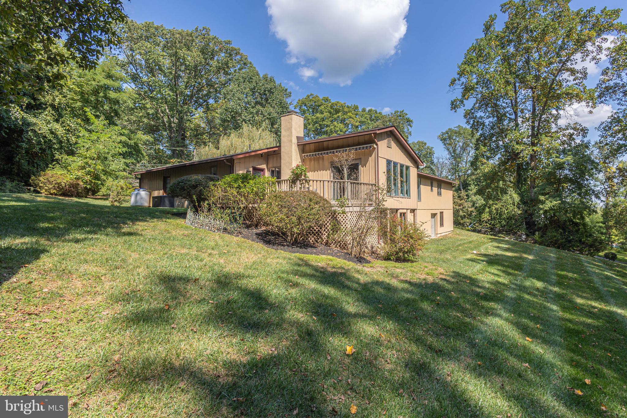 2880 SNAKE HILL ROAD