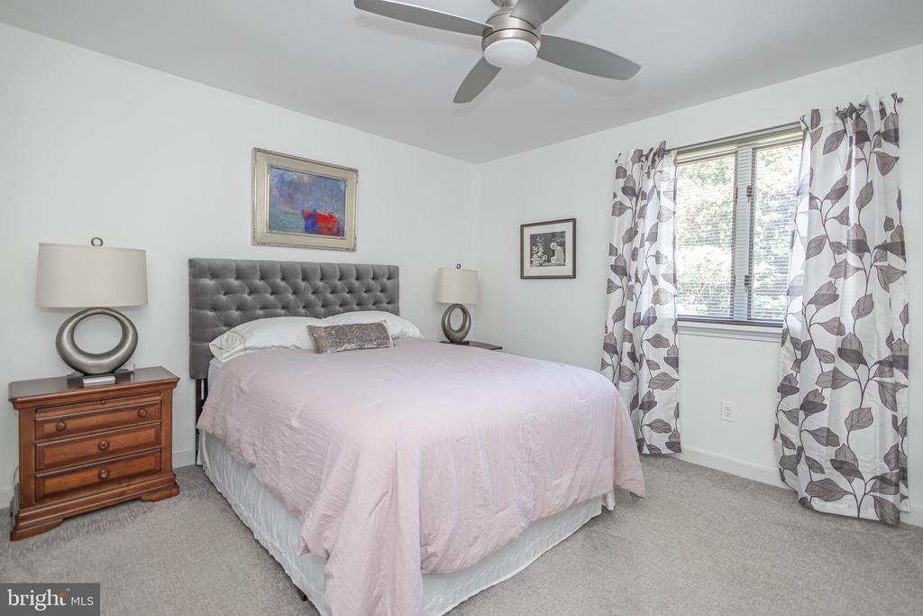 2880 SNAKE HILL ROAD