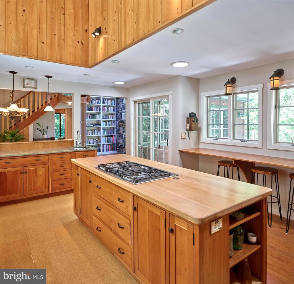 14 LEDGE LANE