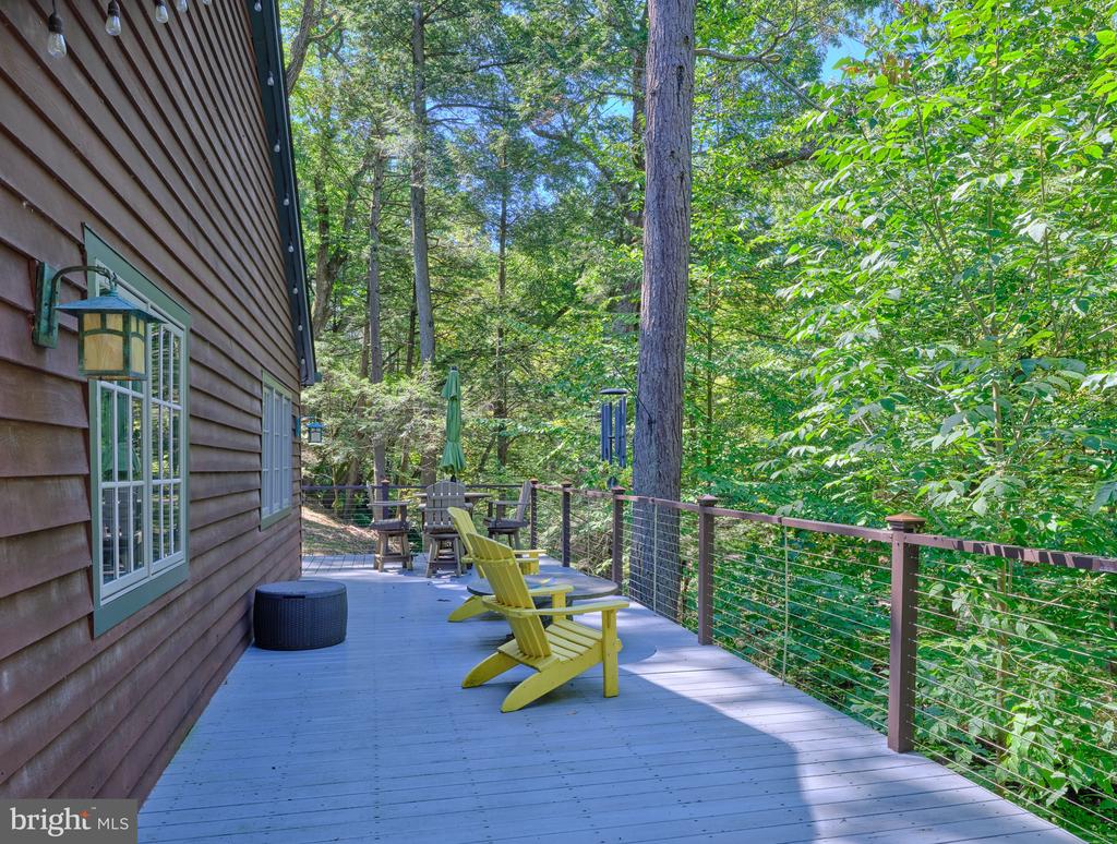 14 LEDGE LANE