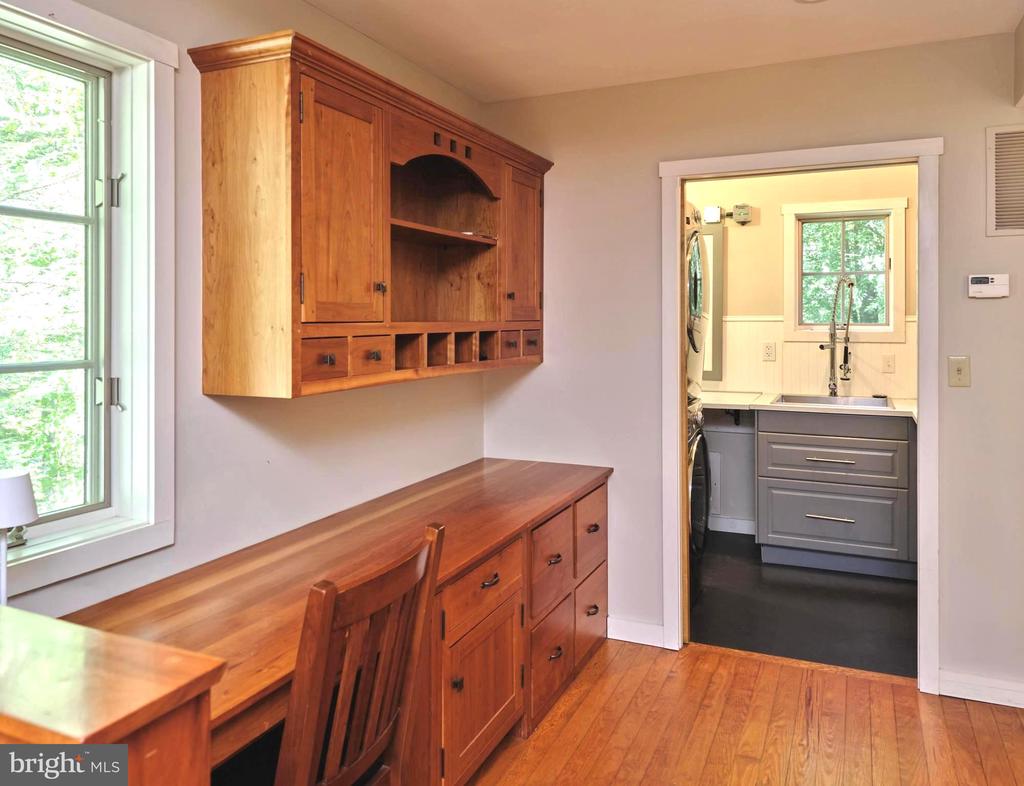 14 LEDGE LANE