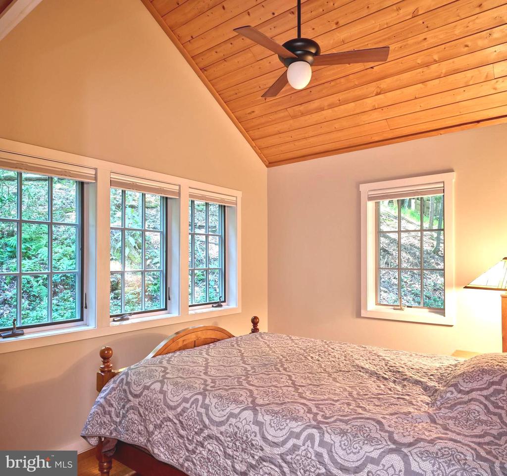 14 LEDGE LANE