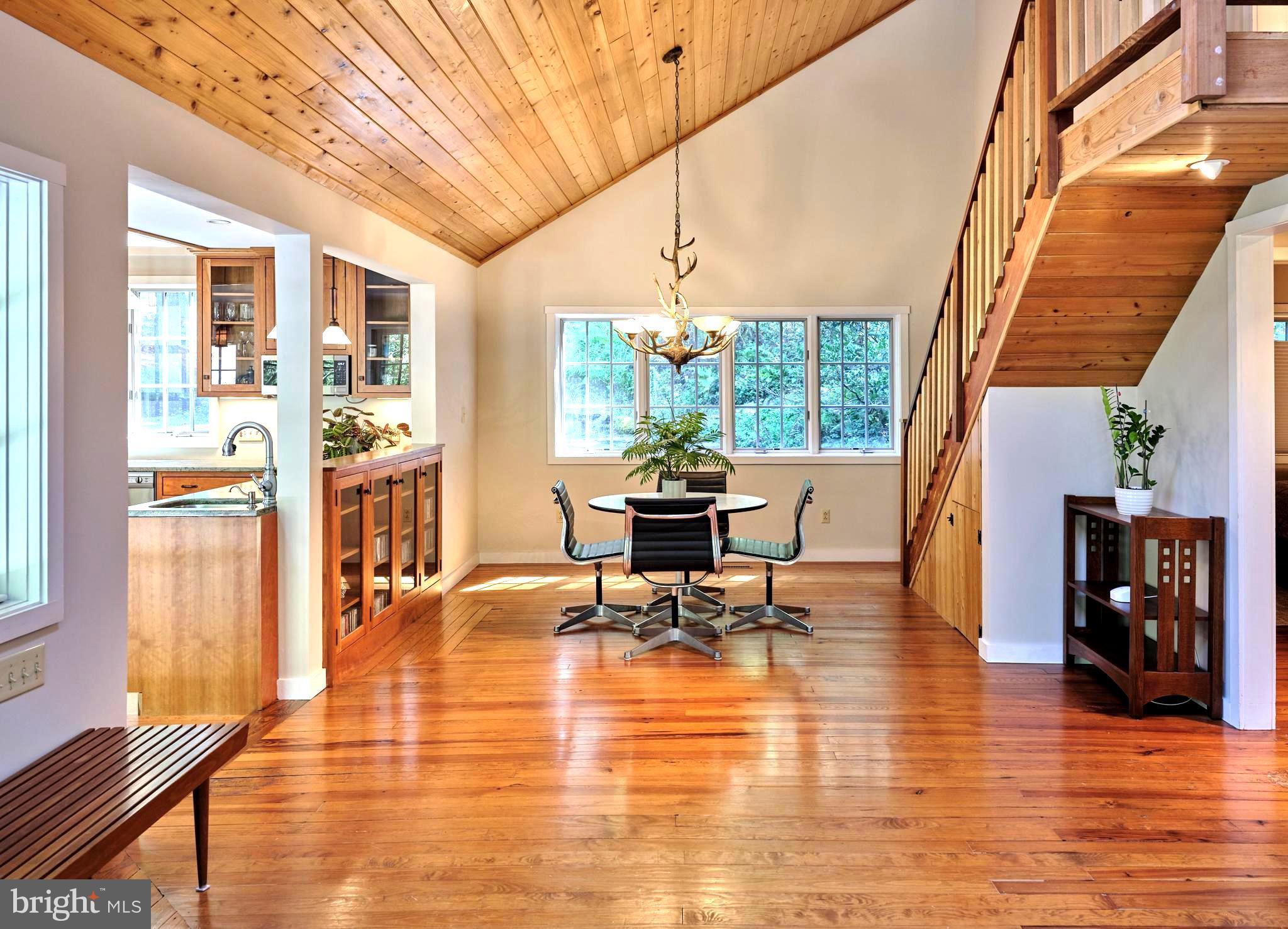 14 LEDGE LANE