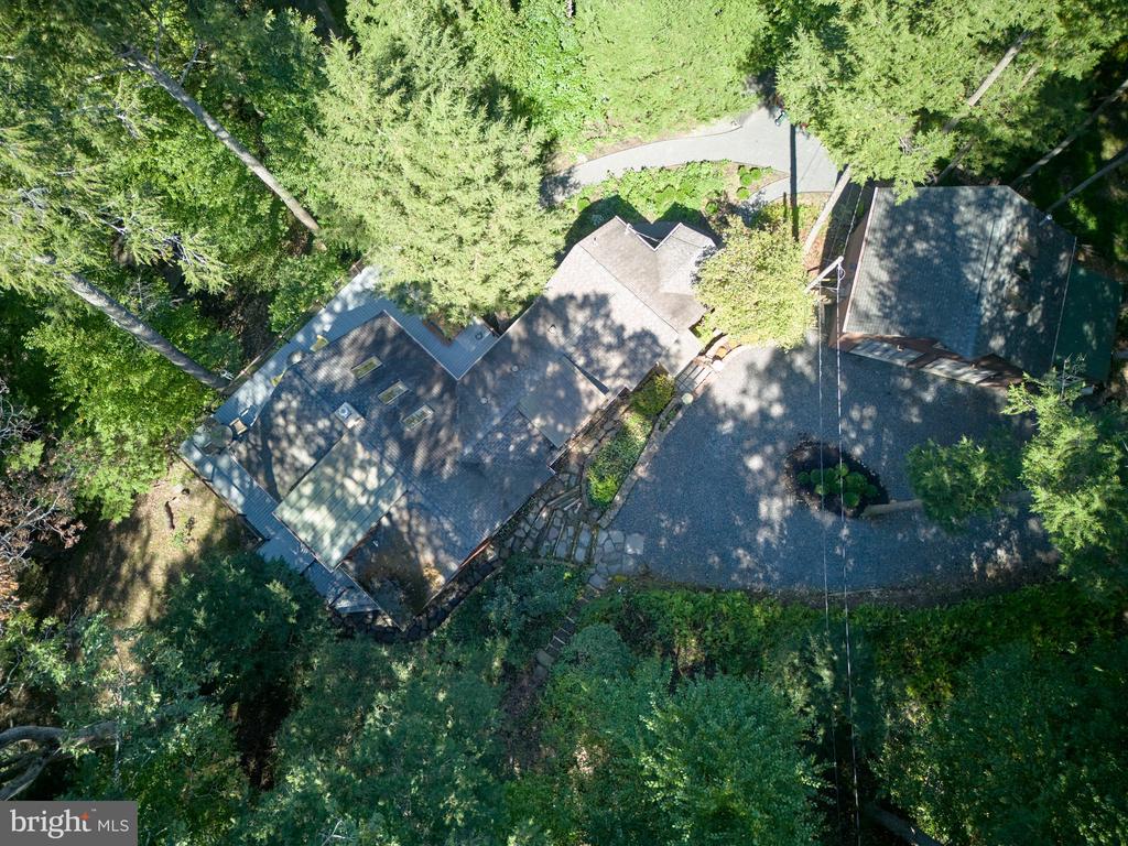 14 LEDGE LANE