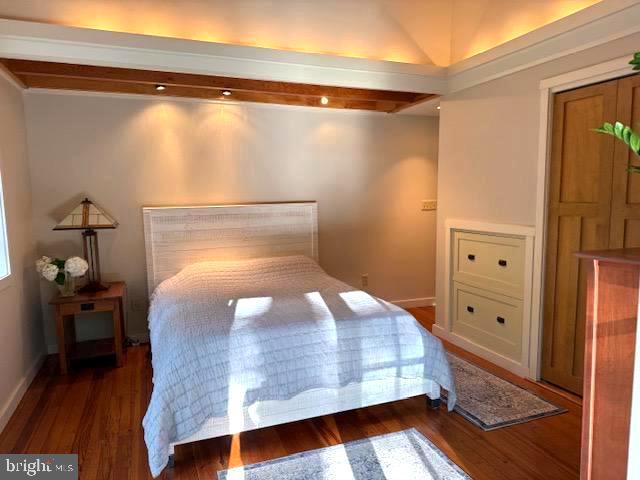 14 LEDGE LANE