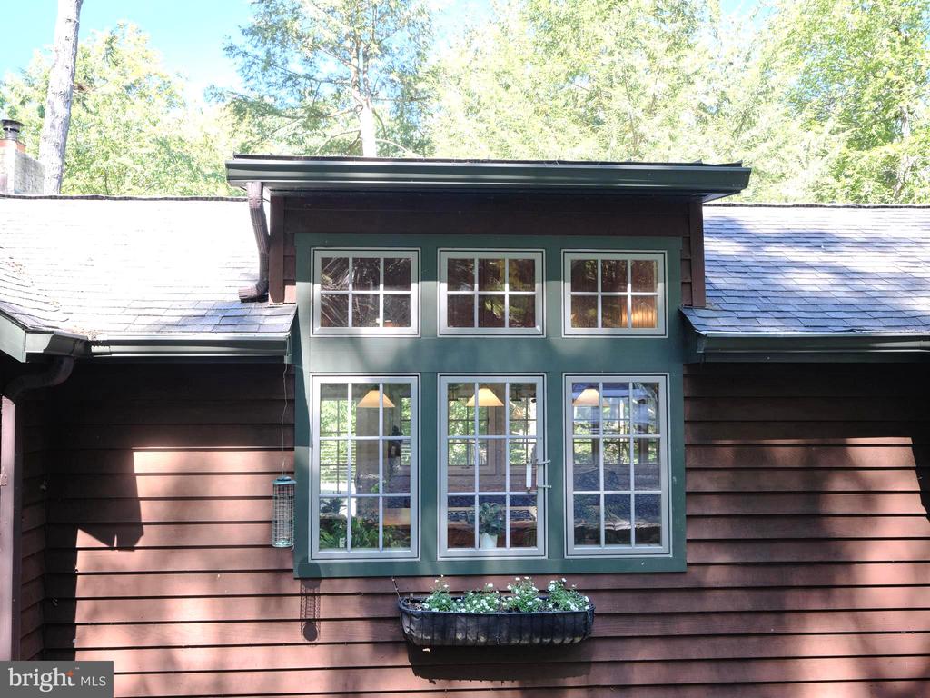 14 LEDGE LANE