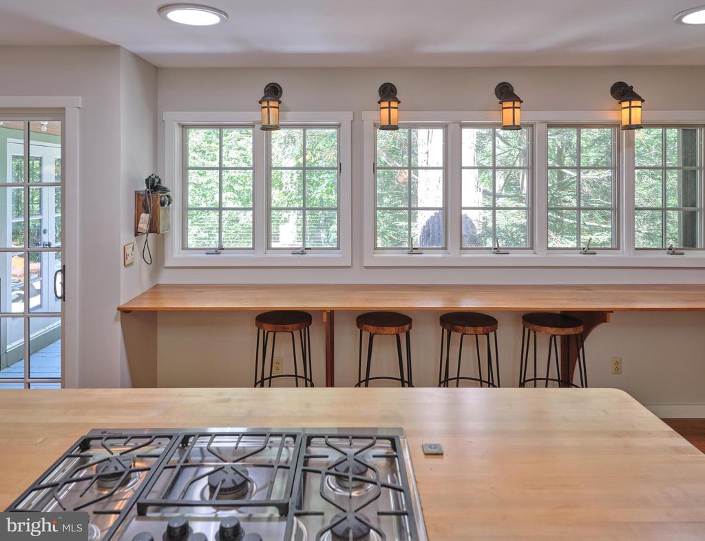 14 LEDGE LANE