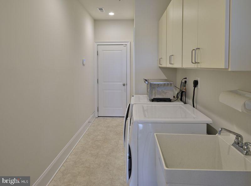 3267 BUSHWOOD DRIVE