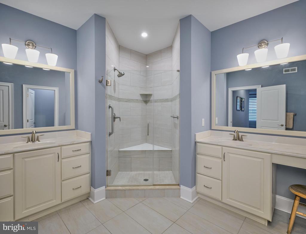3267 BUSHWOOD DRIVE