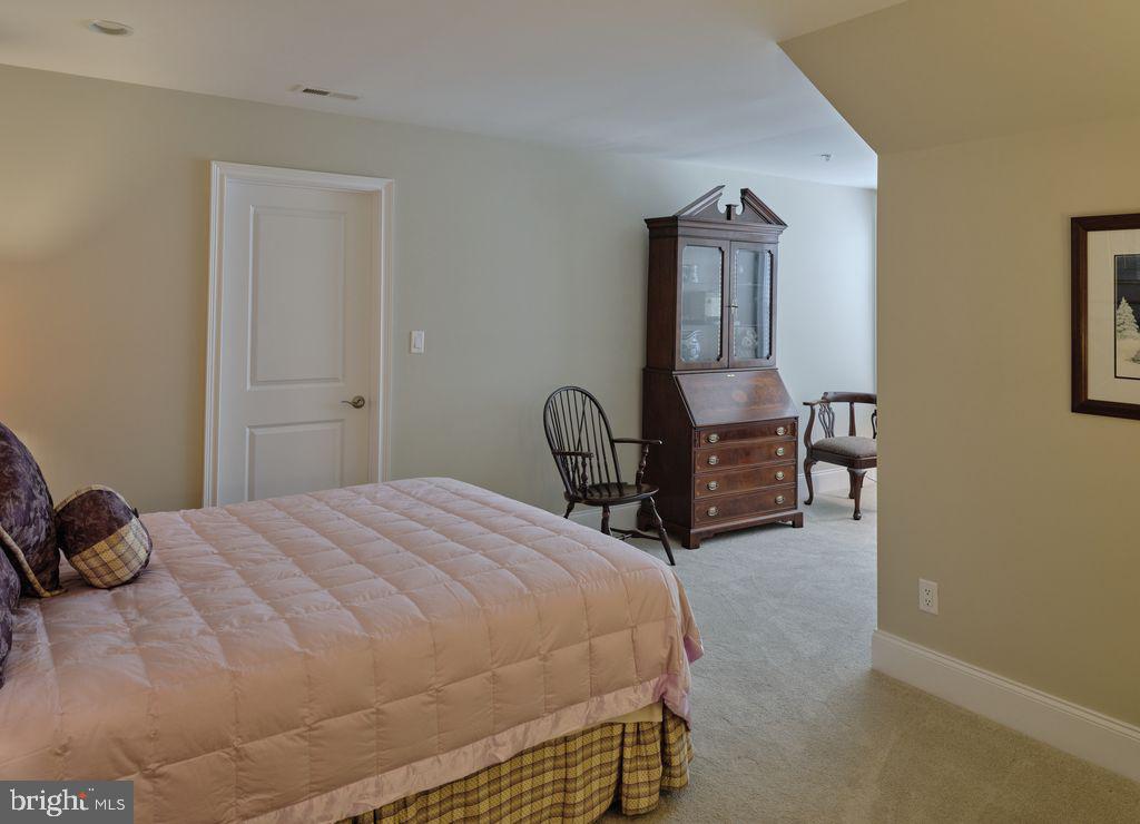 3267 BUSHWOOD DRIVE