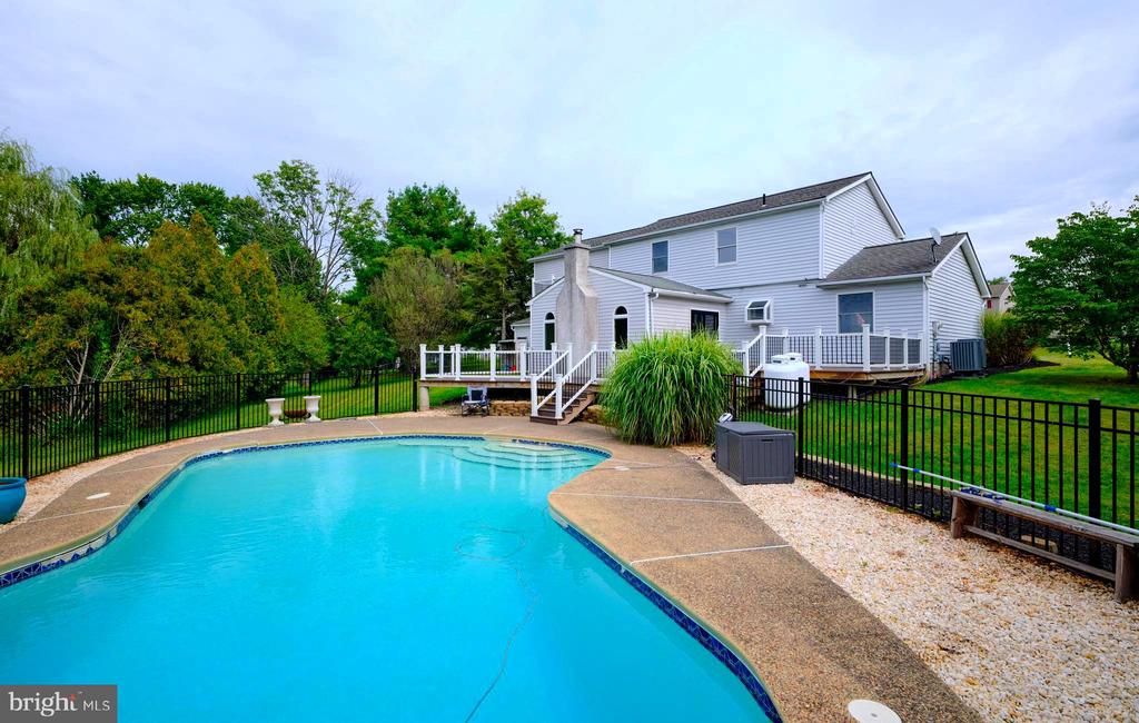 234 CREST DRIVE
