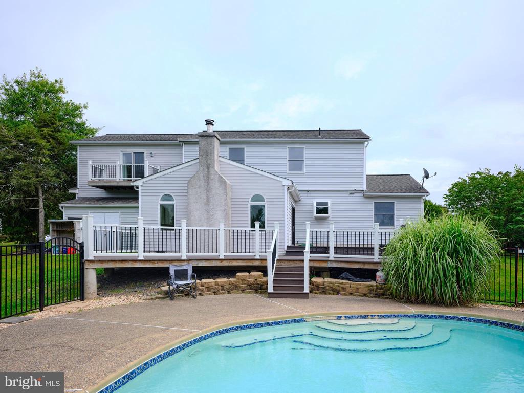 234 CREST DRIVE