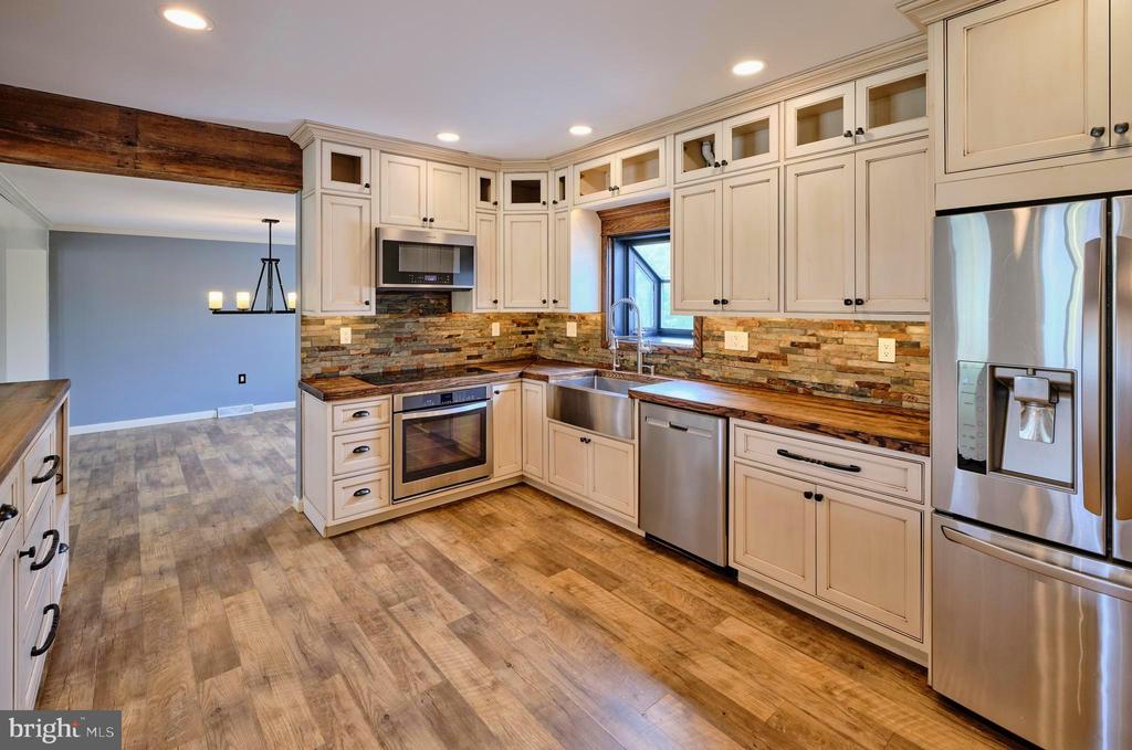 234 CREST DRIVE