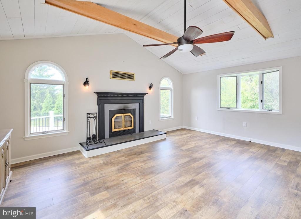 234 CREST DRIVE