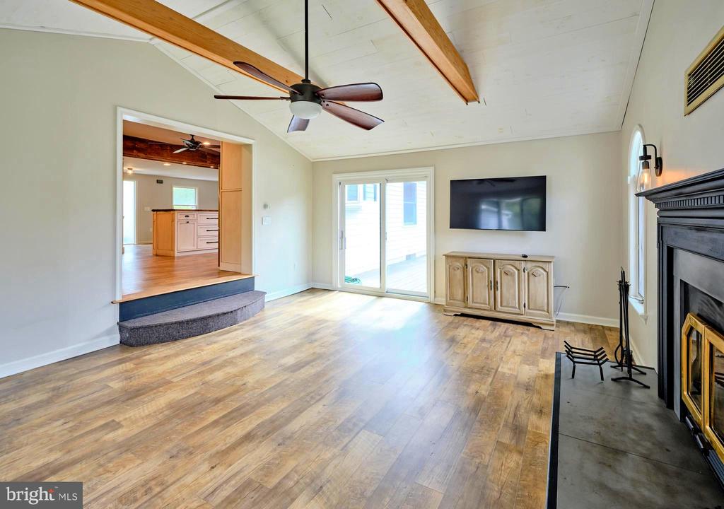 234 CREST DRIVE