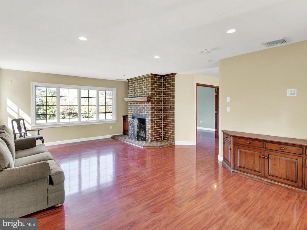 1460 BLUE SCHOOL ROAD