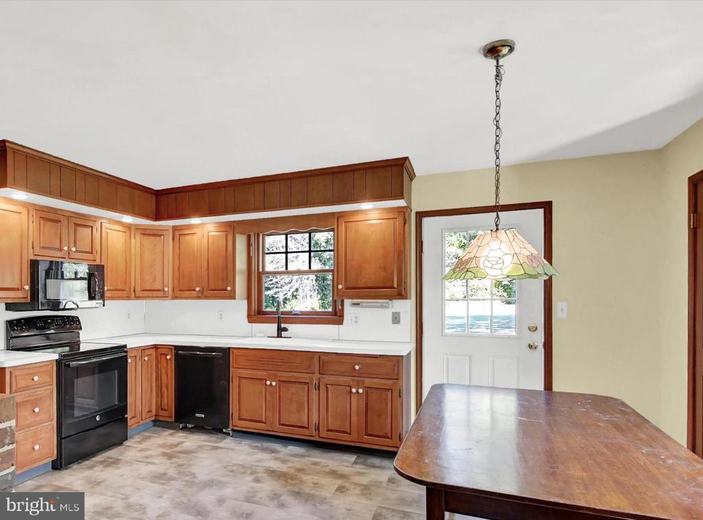 1460 BLUE SCHOOL ROAD