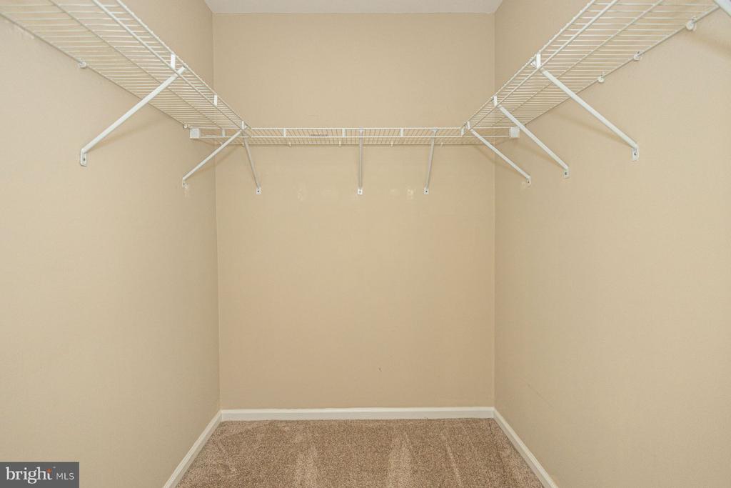 102 WAVERLY LANE 4