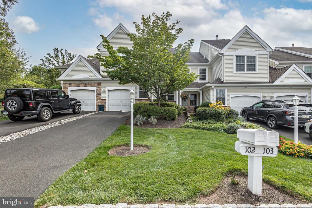 102 WAVERLY LANE 4
