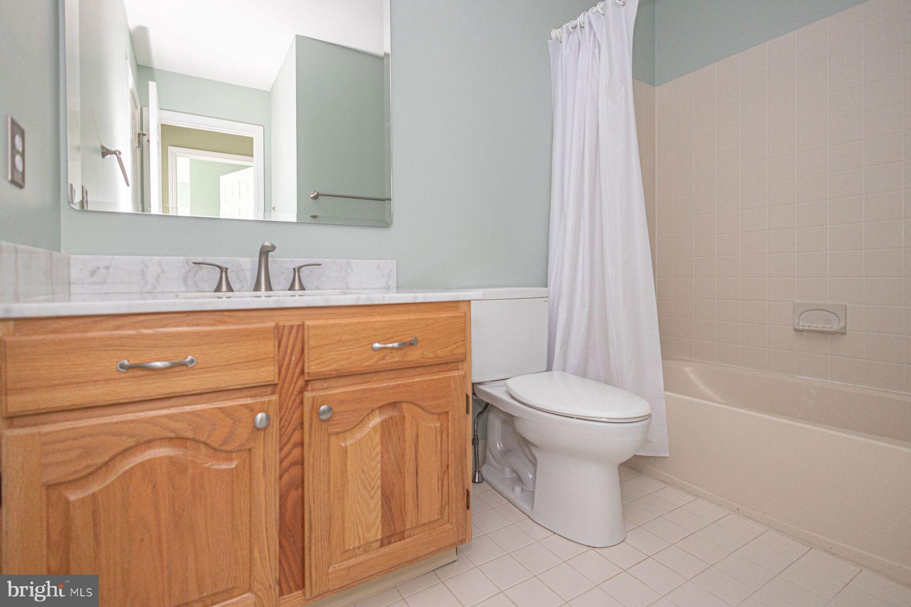 102 WAVERLY LANE 4