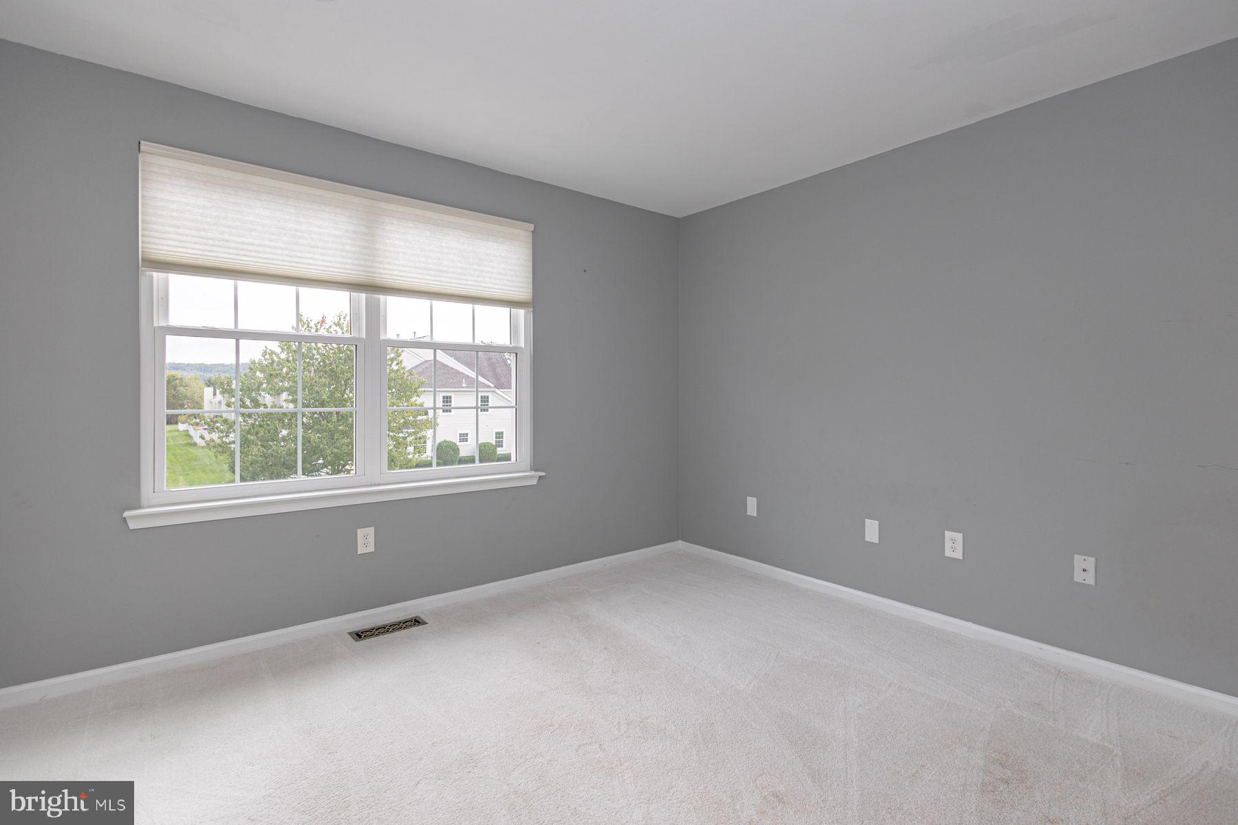 102 WAVERLY LANE 4