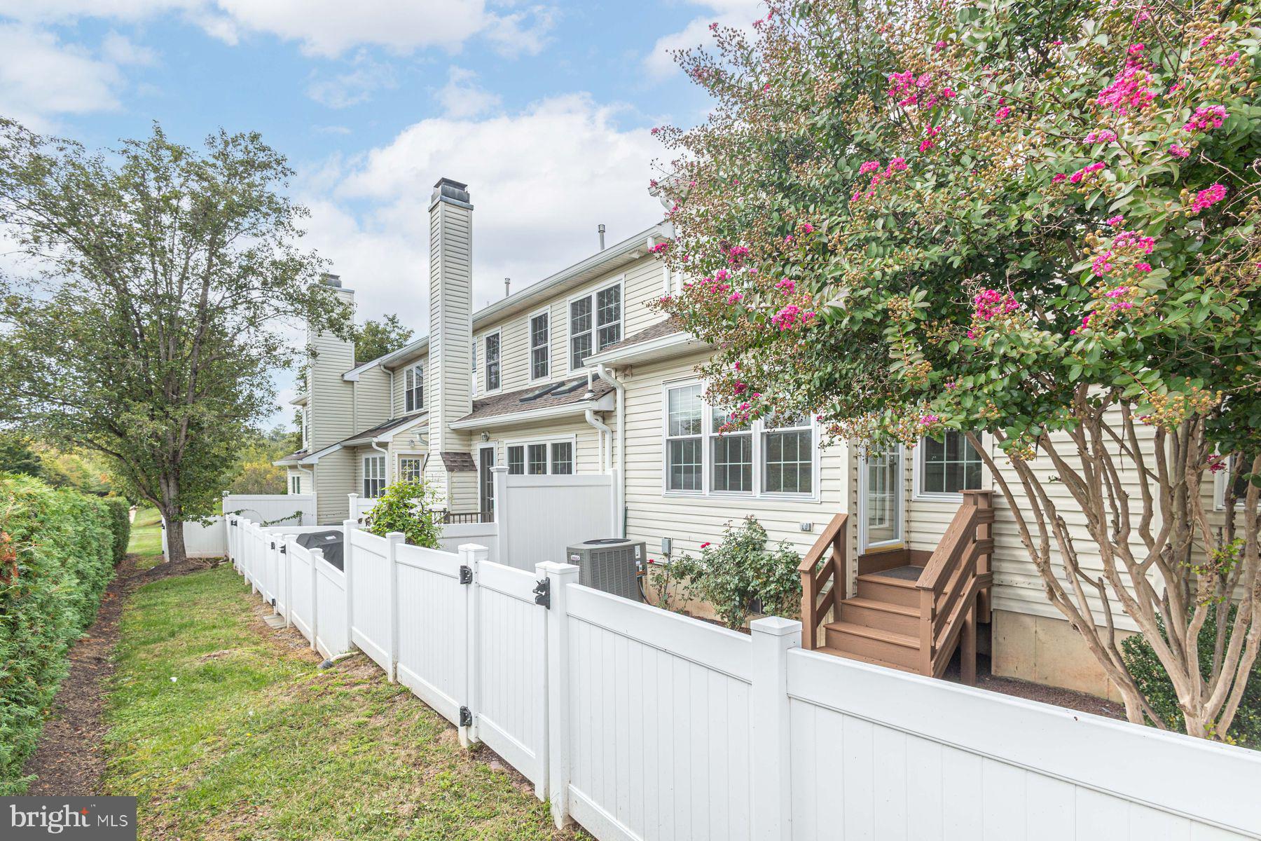 102 WAVERLY LANE 4
