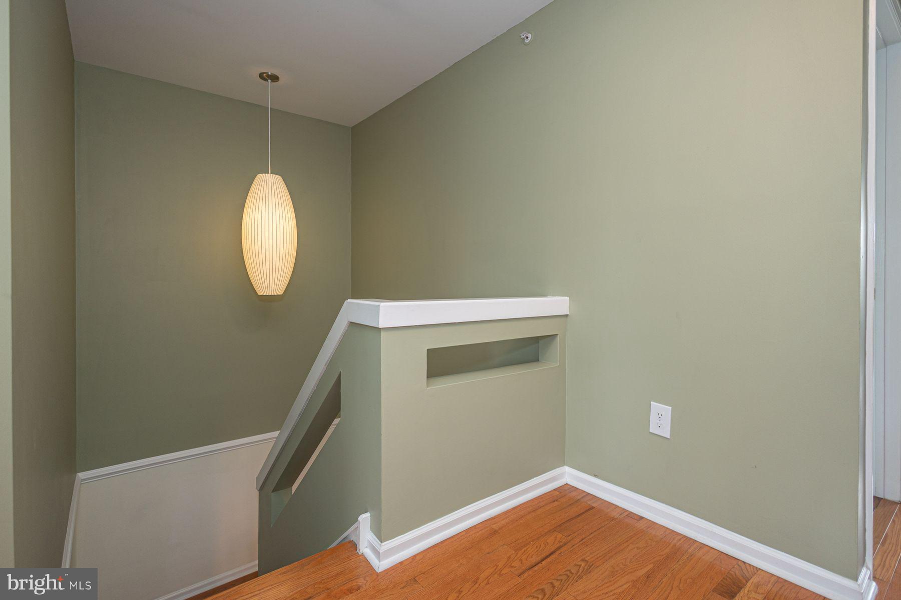 102 WAVERLY LANE 4
