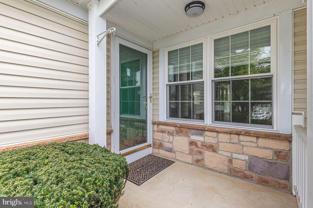 102 WAVERLY LANE 4
