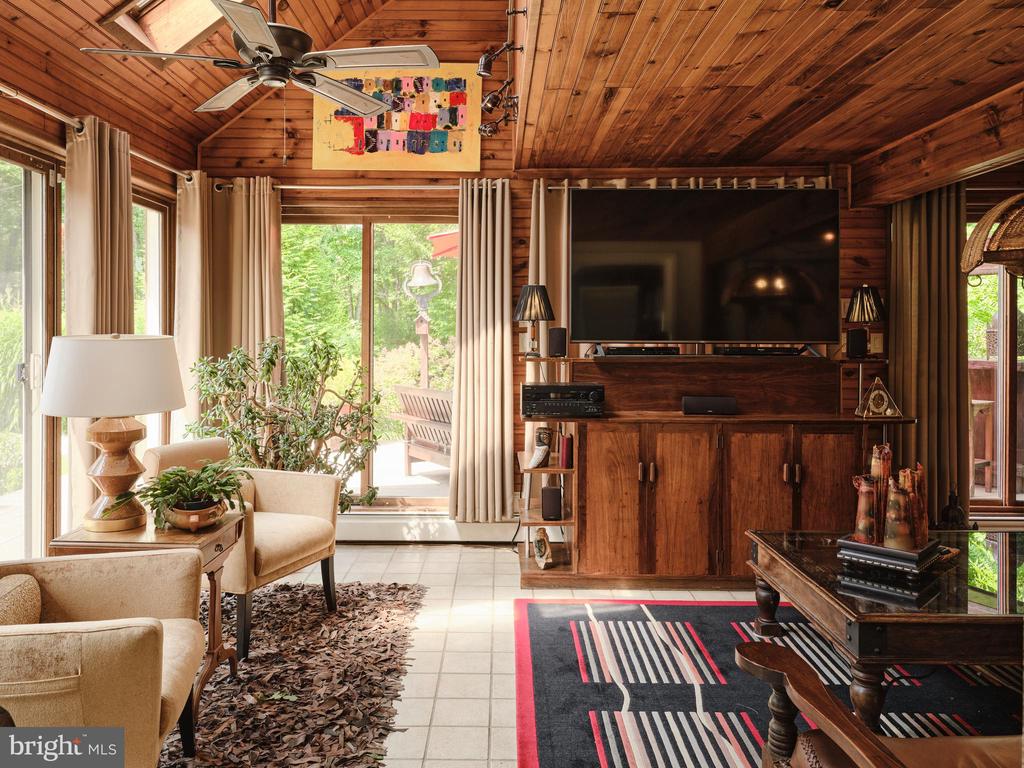 2125 OLD WOODS ROAD