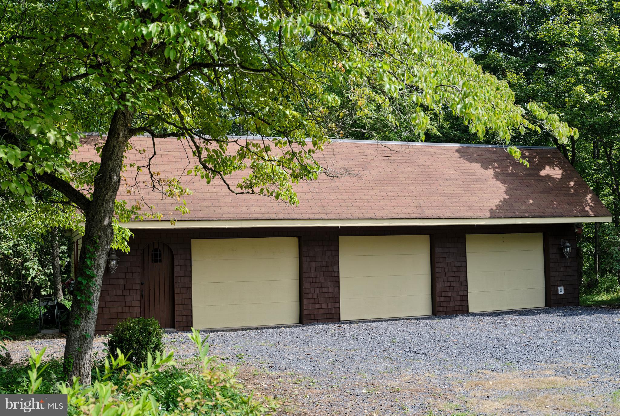 2125 OLD WOODS ROAD