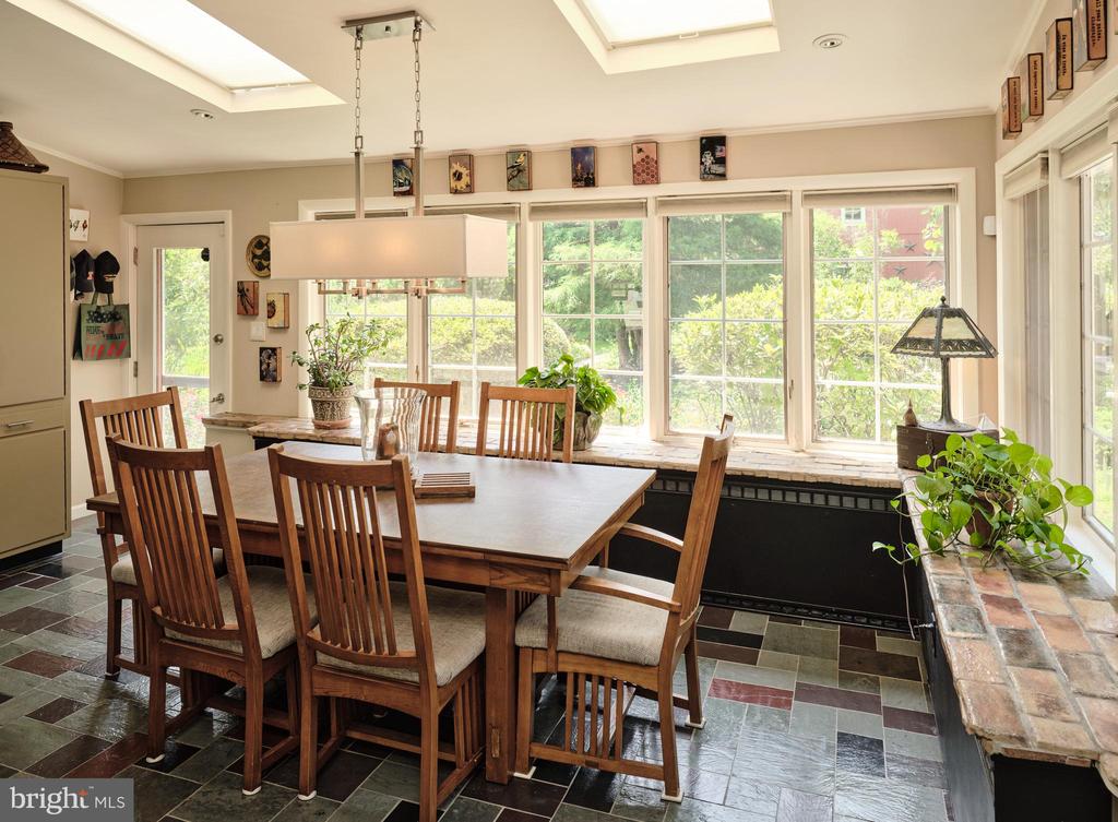 2125 OLD WOODS ROAD