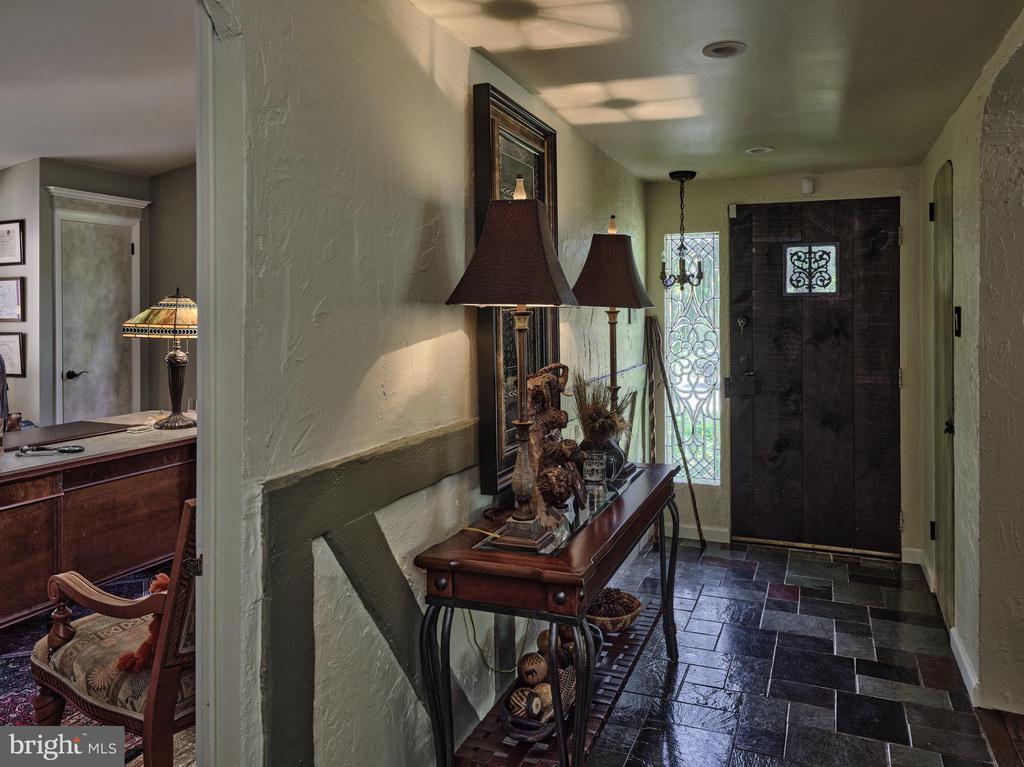 2125 OLD WOODS ROAD