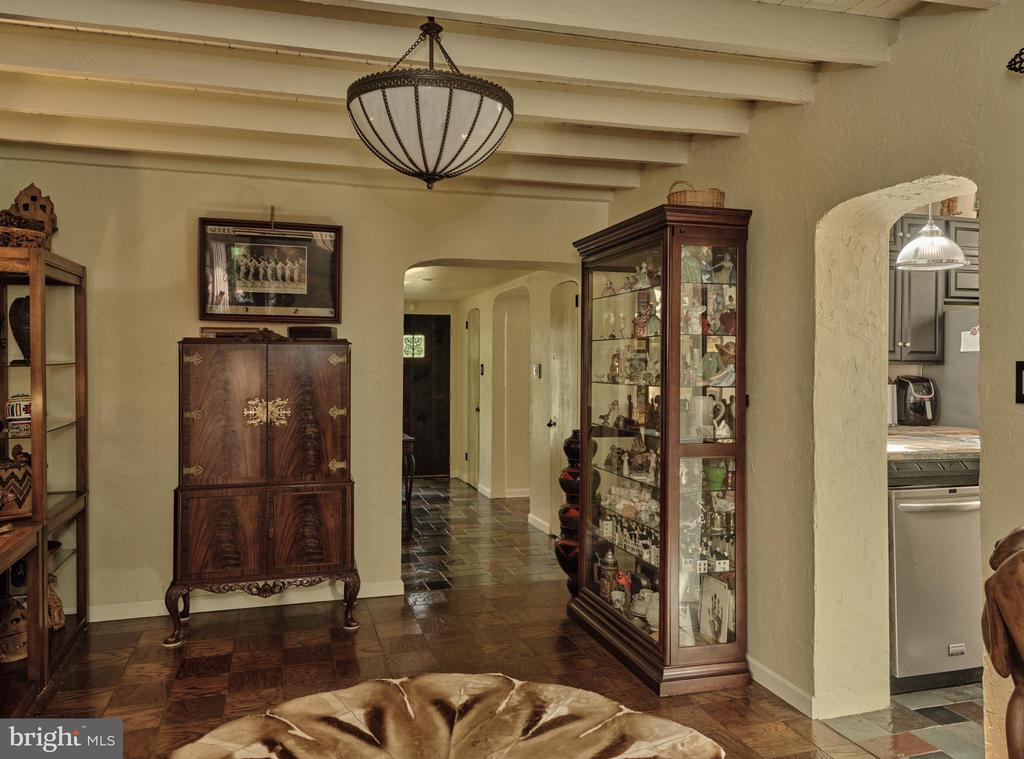2125 OLD WOODS ROAD