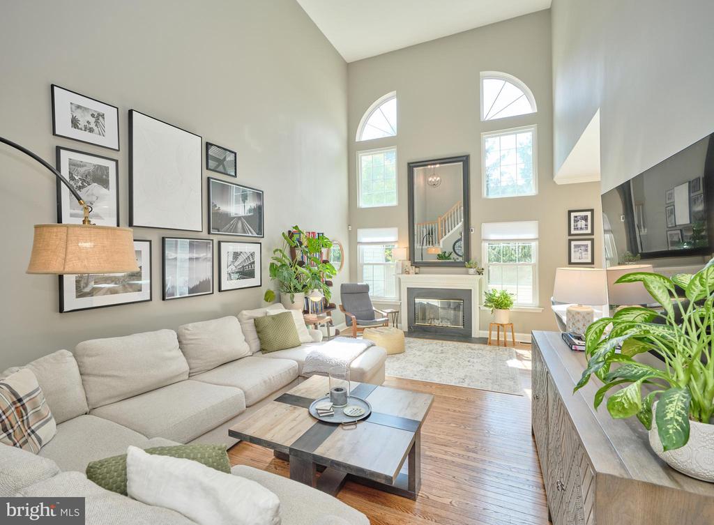 266 DEERFIELD COURT