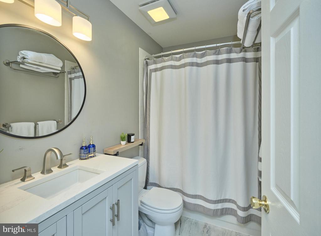 266 DEERFIELD COURT