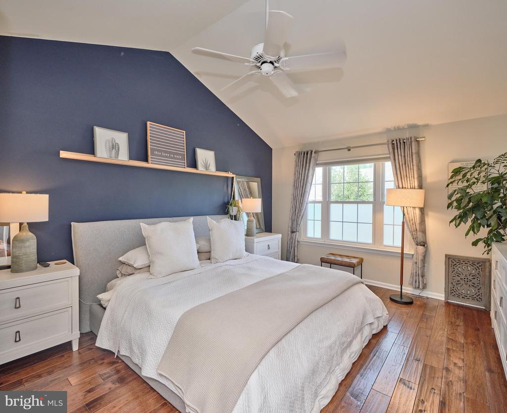 266 DEERFIELD COURT