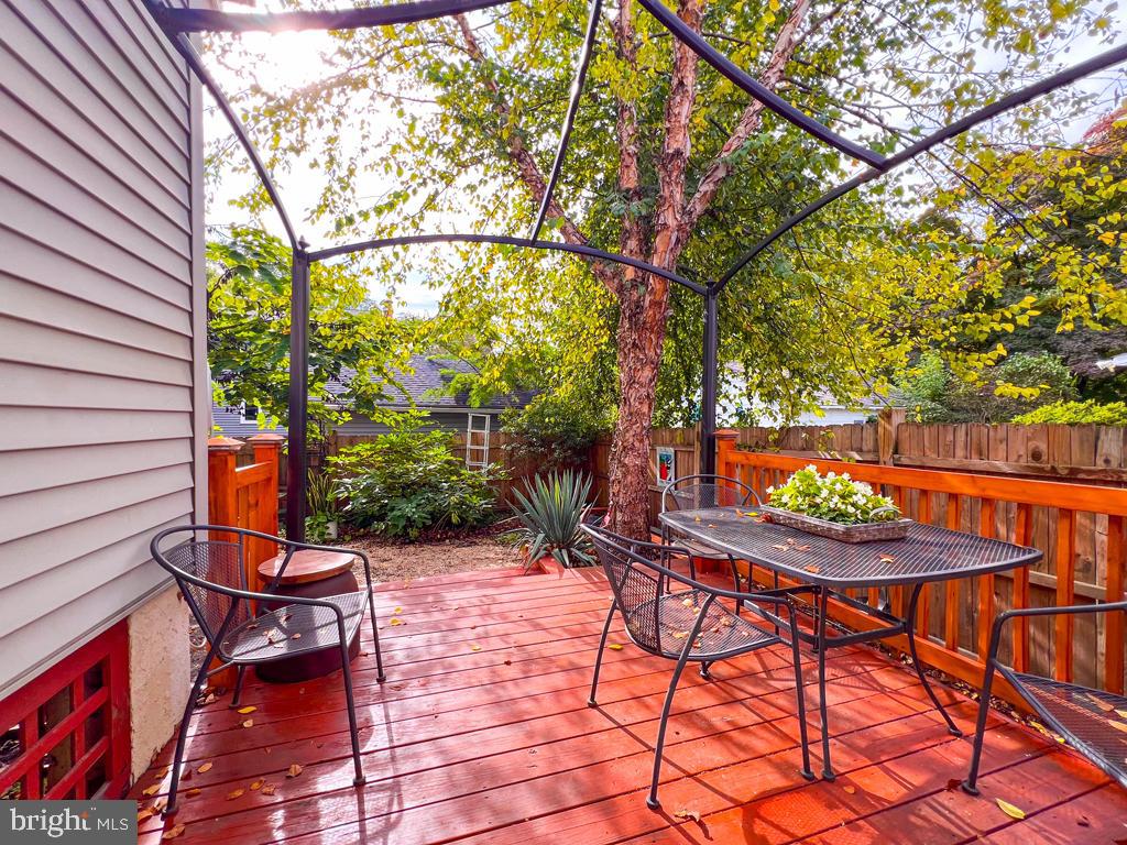 227 W FRANKLIN STREET