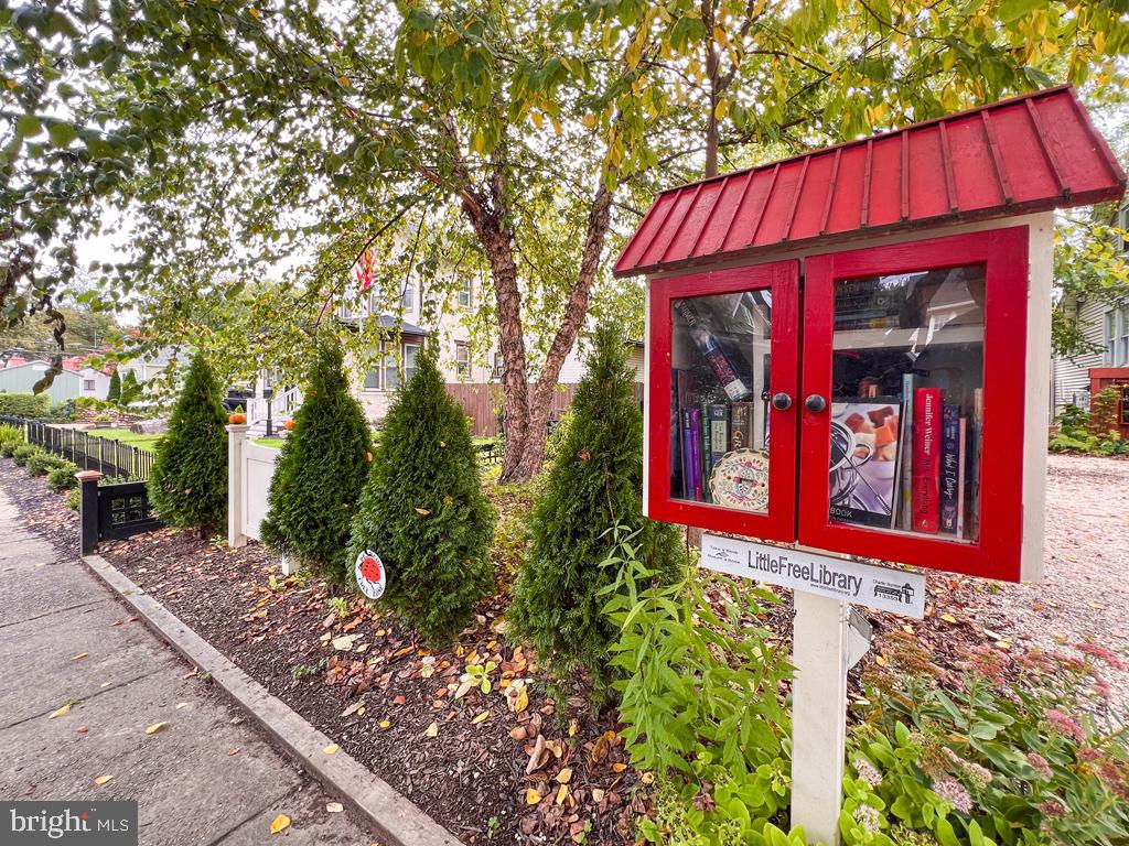 227 W FRANKLIN STREET
