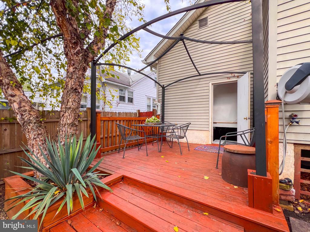 227 W FRANKLIN STREET