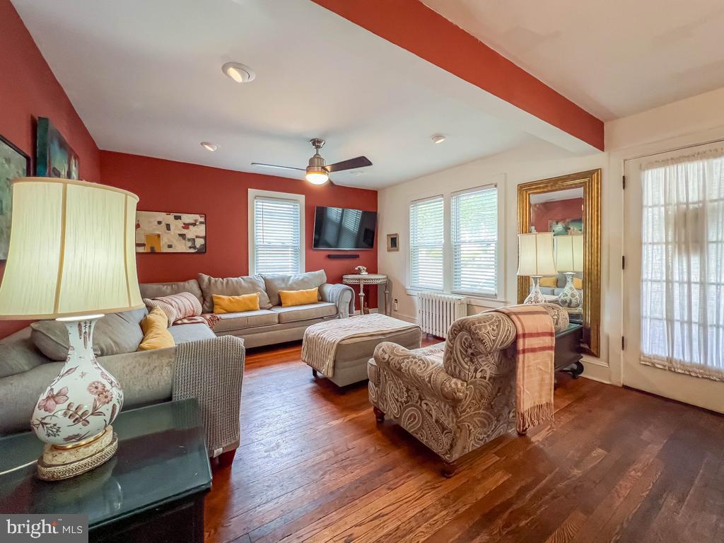 227 W FRANKLIN STREET